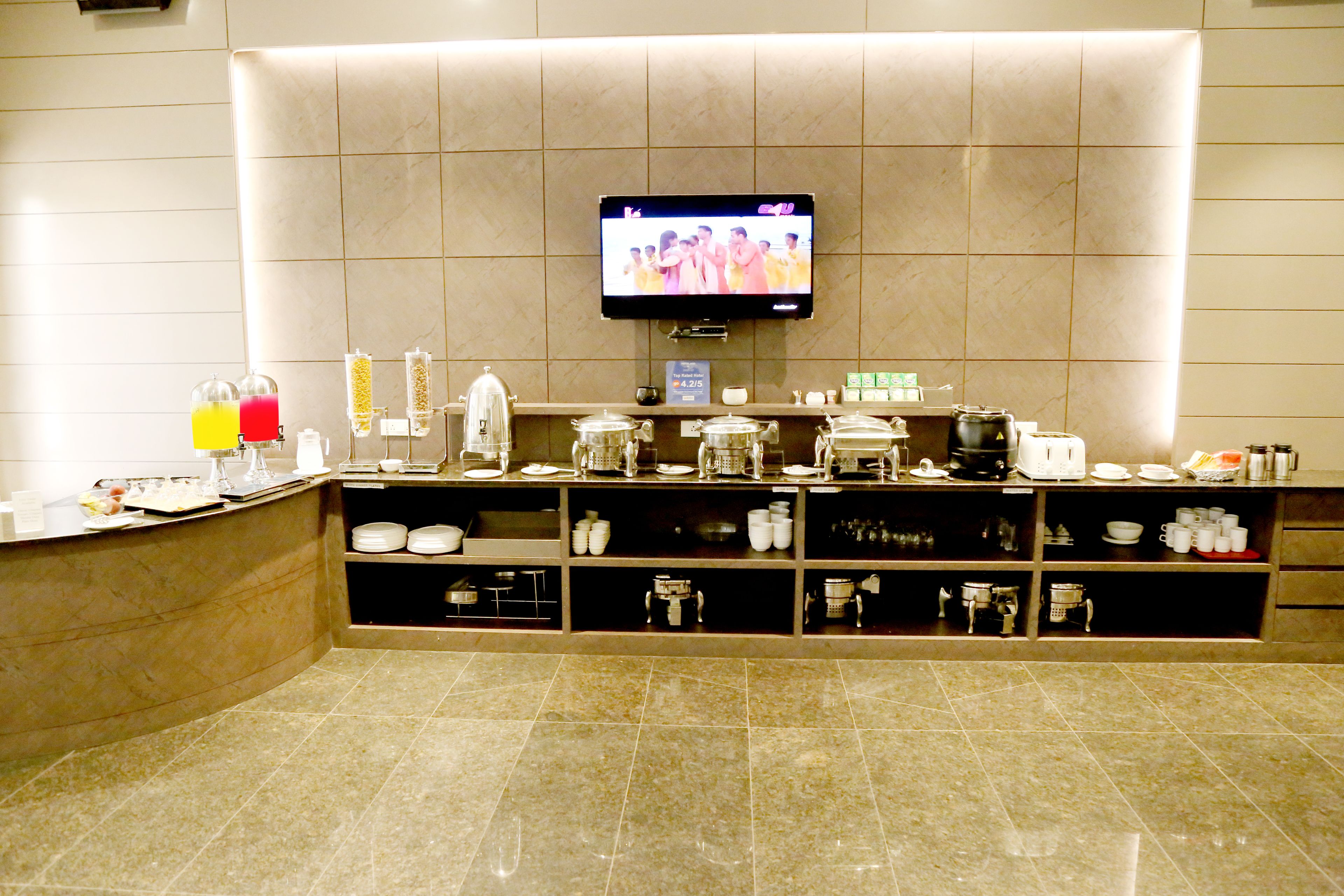 Free daily continental breakfast