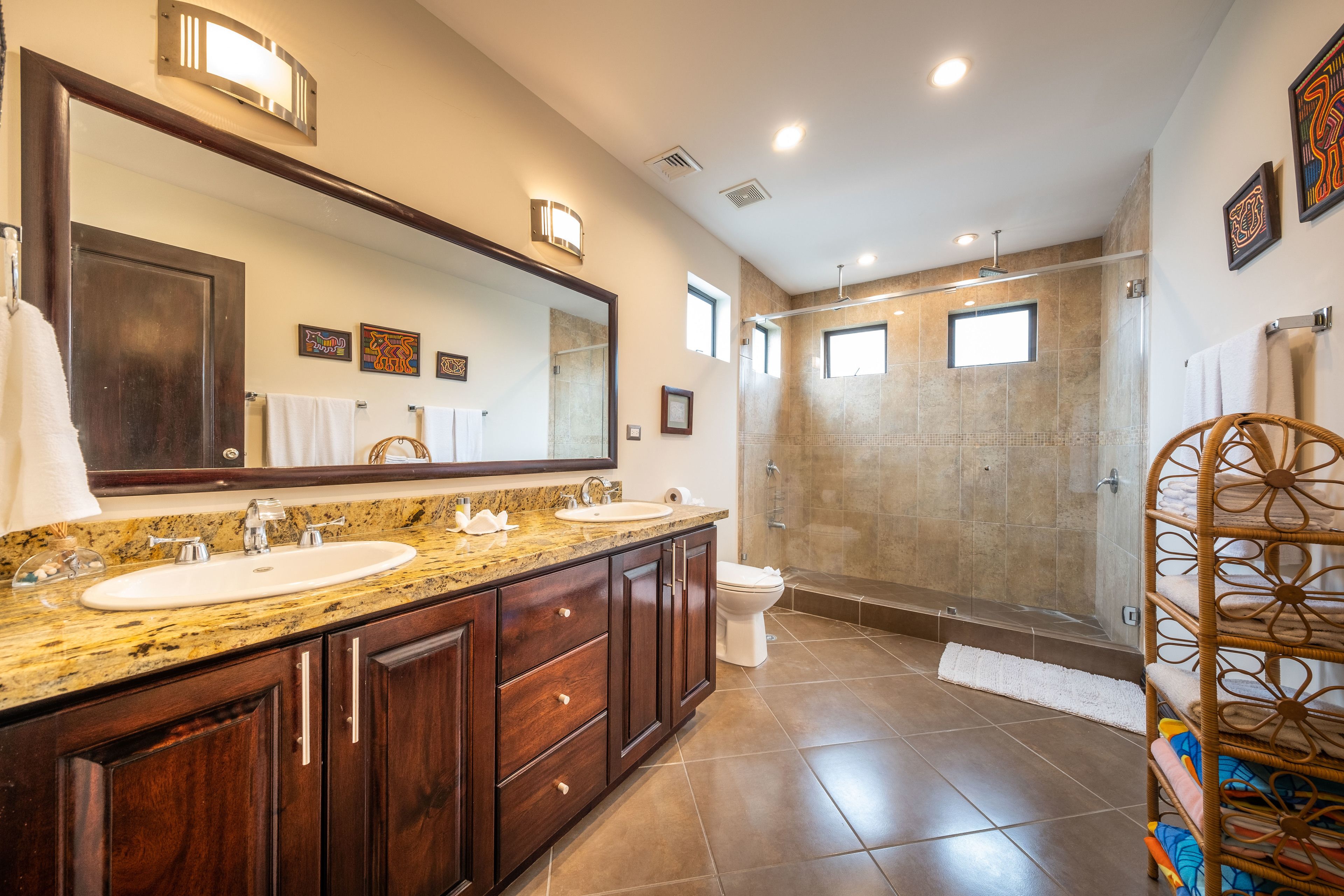 Foto - Monaco Condominiums