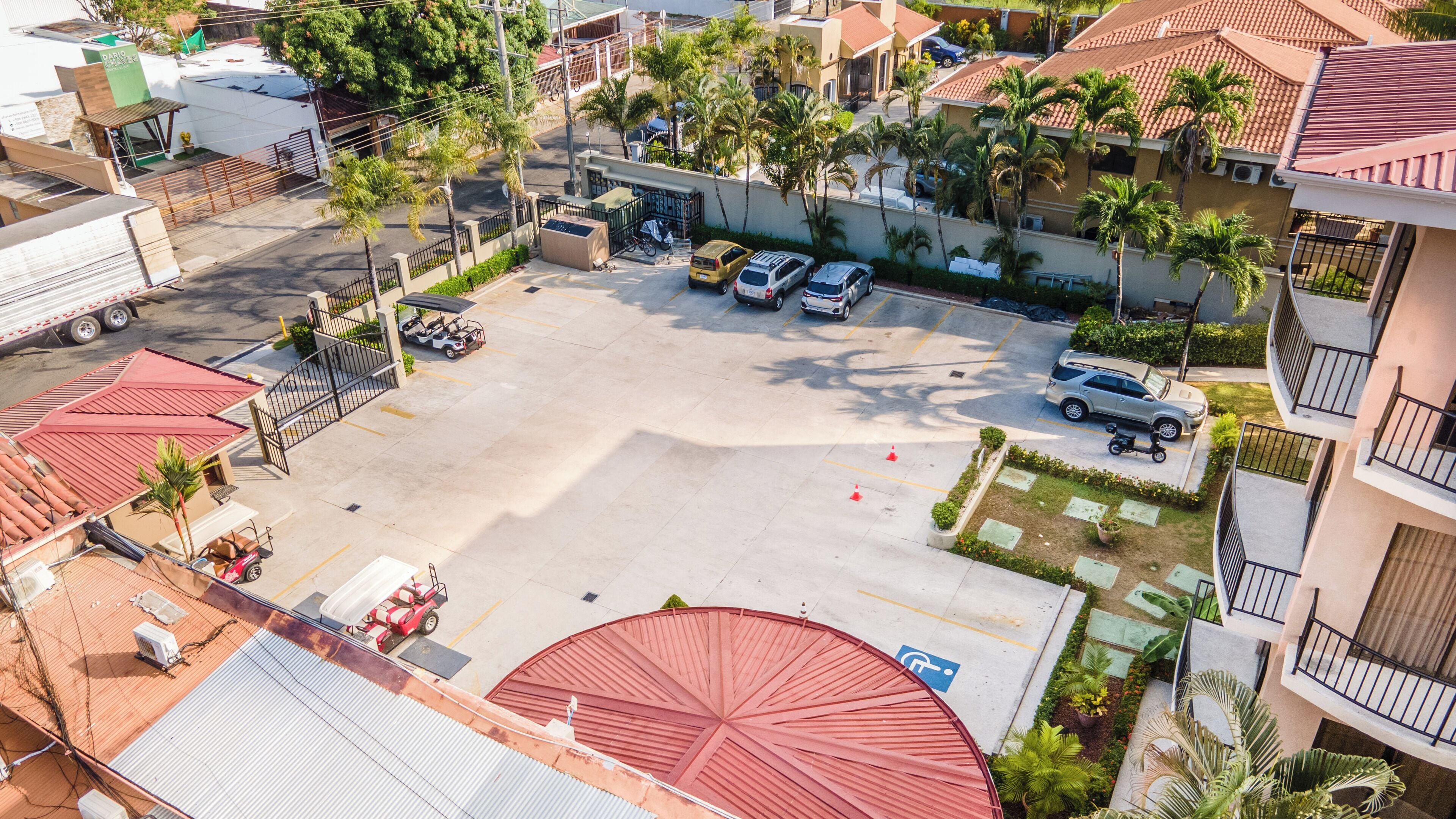 Foto - Monaco Condominiums