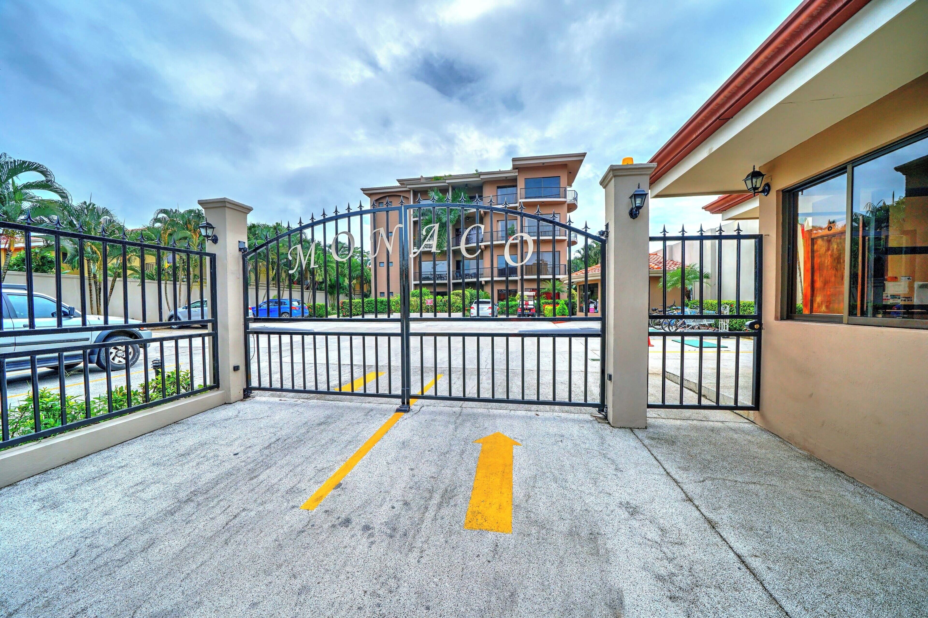 Foto - Monaco Condominiums