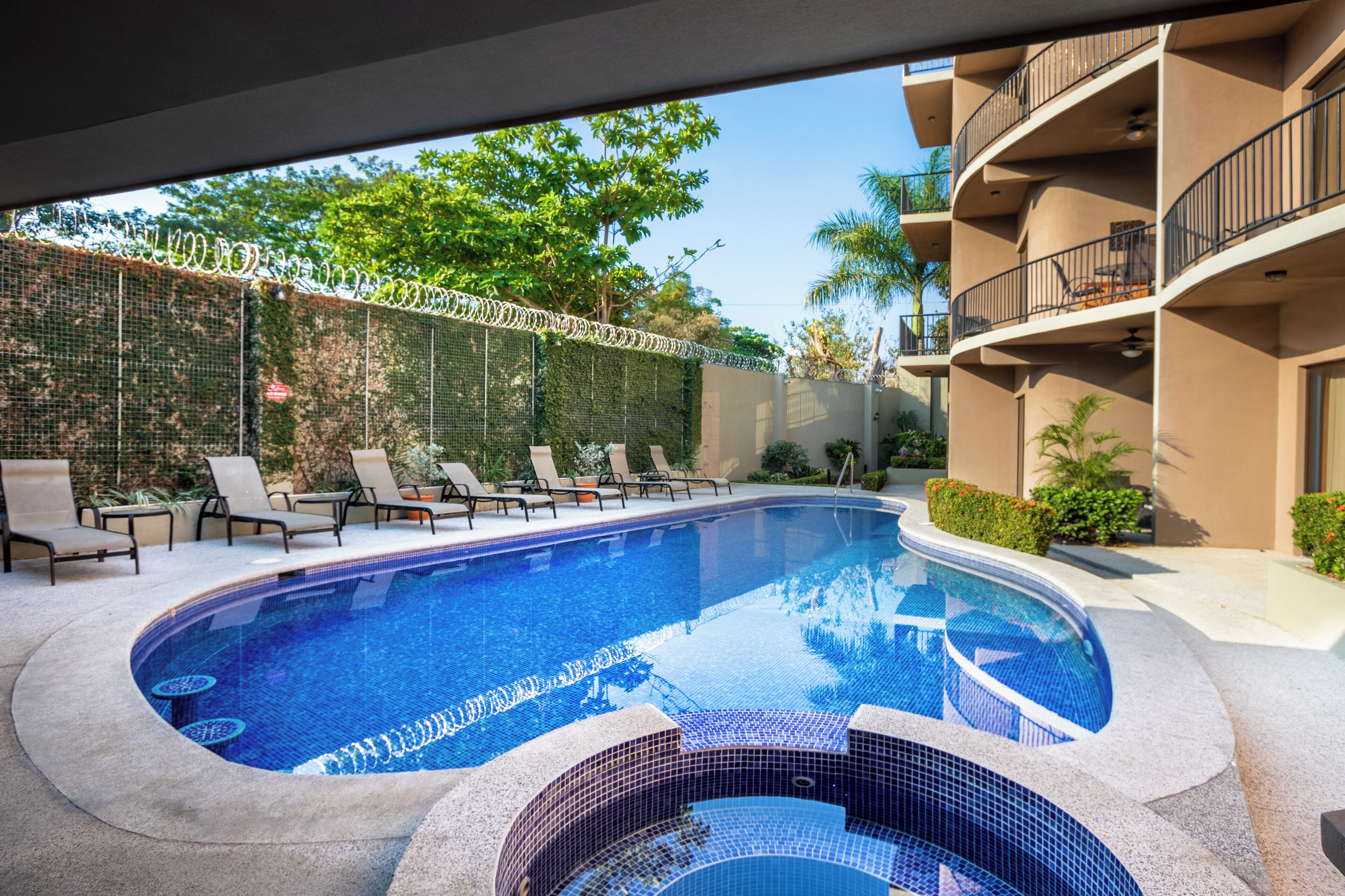 Foto - Monaco Condominiums