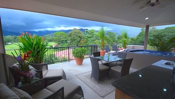 Junior Condo, 3 Bedrooms, Bathtub, Tower | Terrace/patio