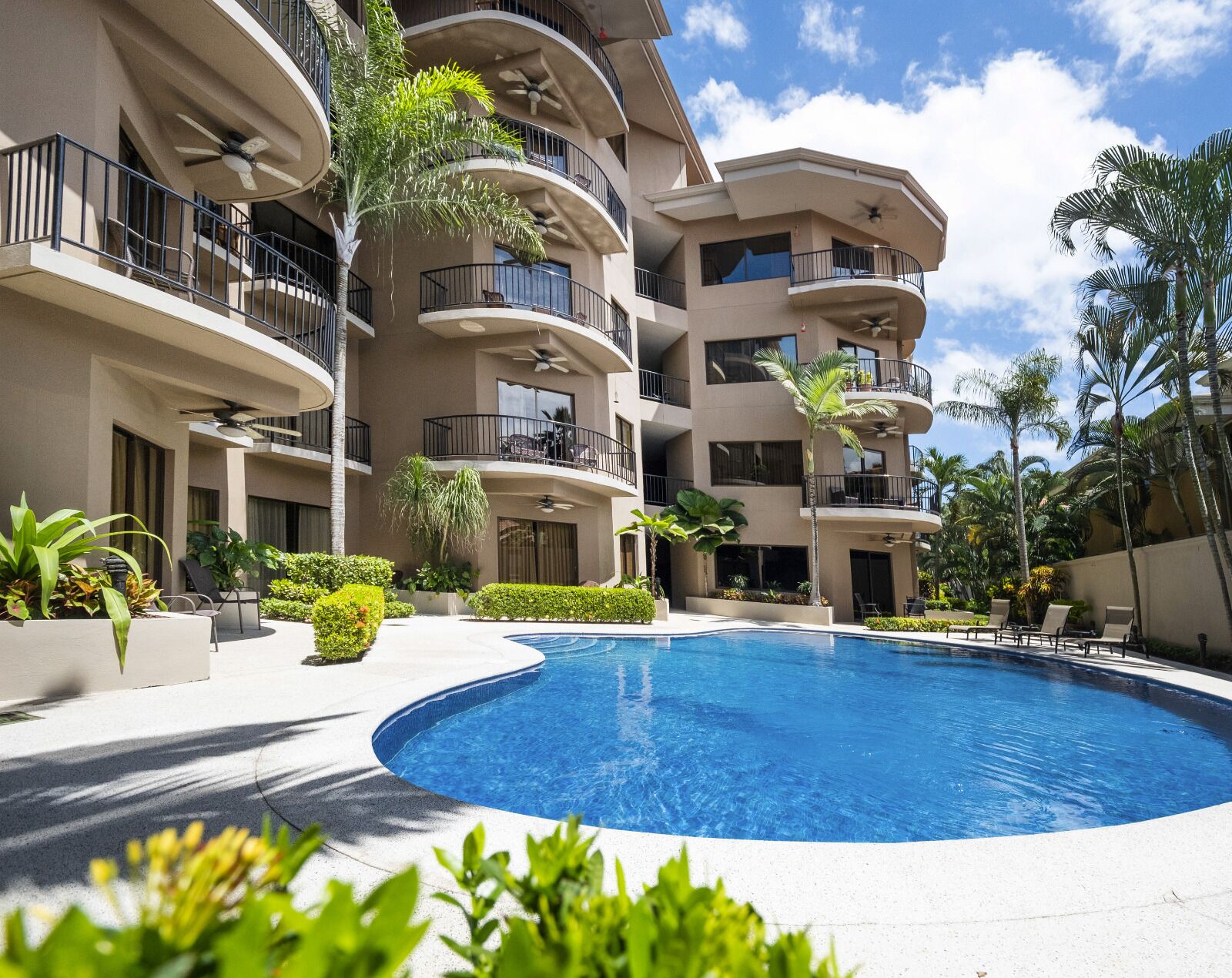 Foto - Monaco Condominiums