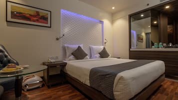 Habitación ejecutiva | Caja fuerte, escritorio, sistema de insonorización