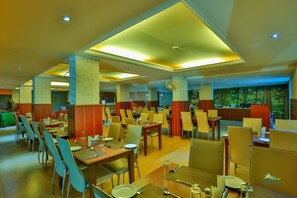 Breakfast area - Misty Mountain Resort (Devikolam)