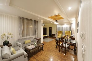 Executive Suite, 1 Double Bed | View from room