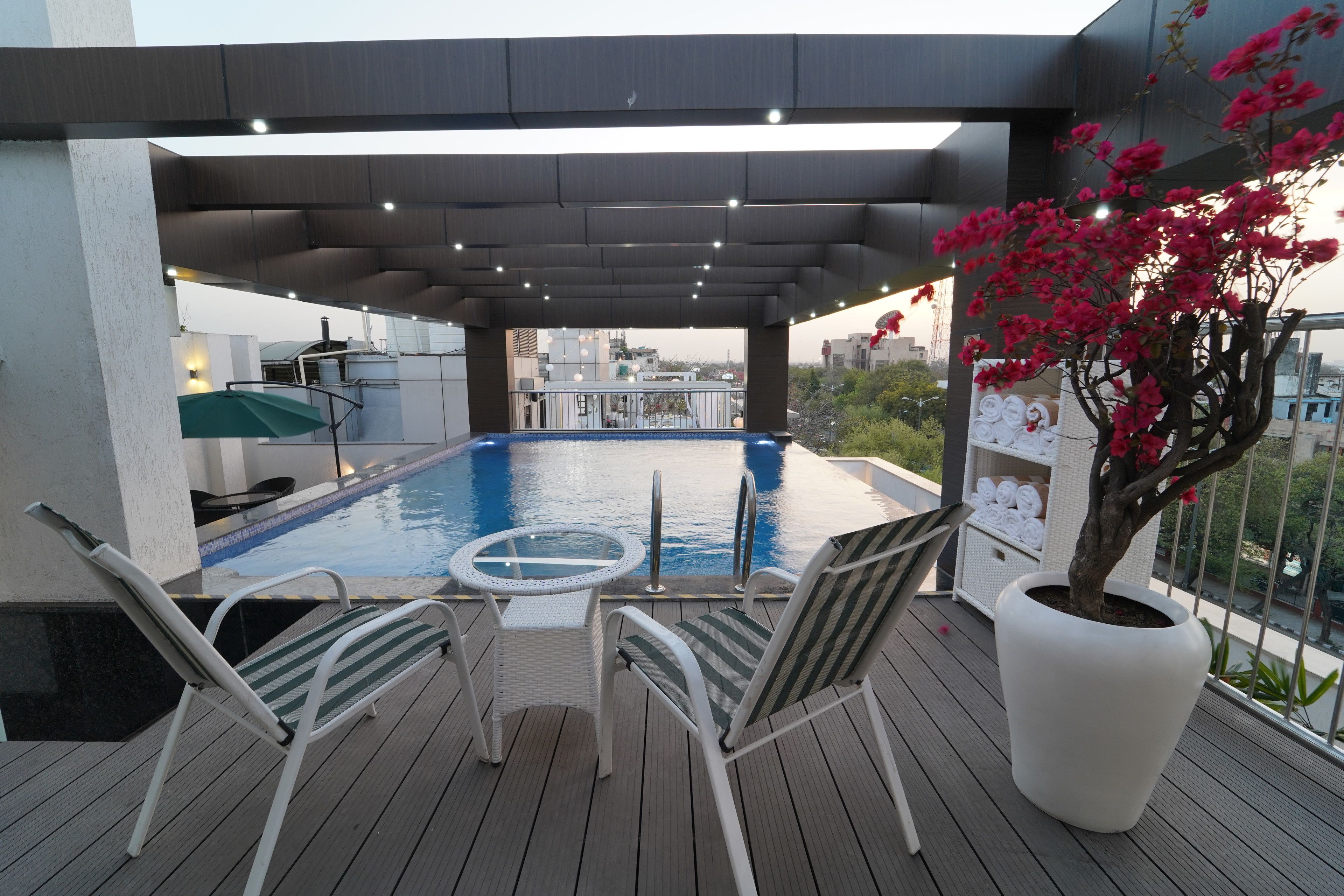 Indoor pool, outdoor pool