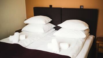 Premium bedding, in-room safe, desk, laptop workspace