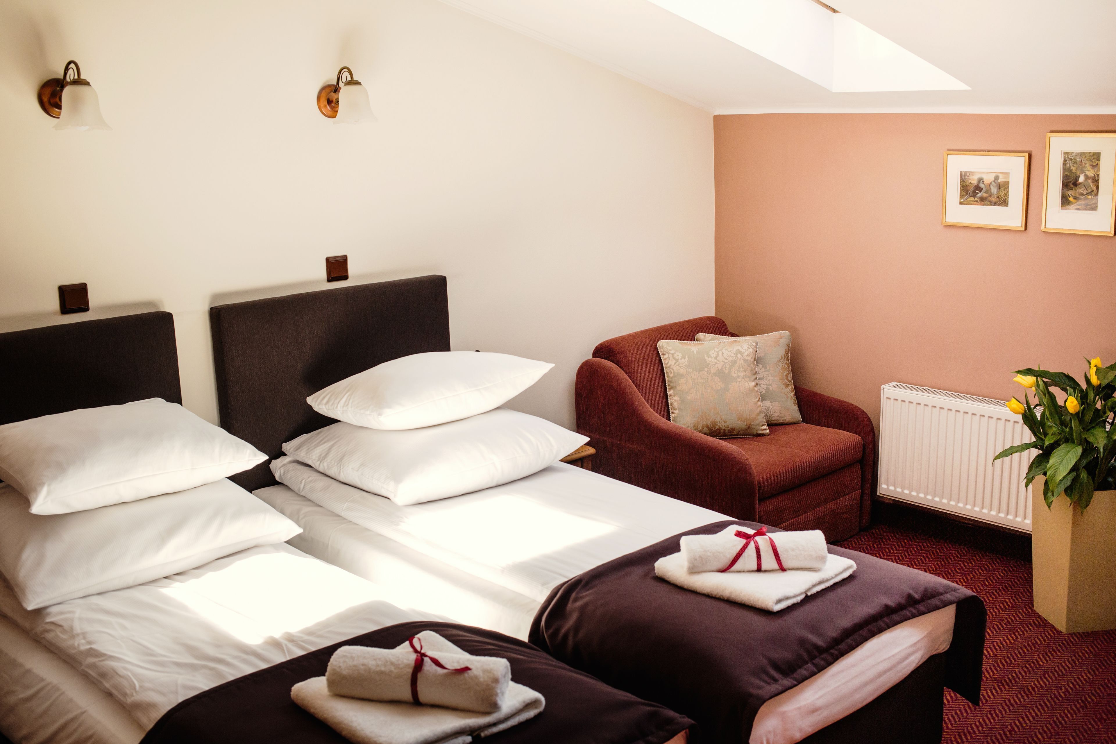 Premium bedding, in-room safe, desk, laptop workspace