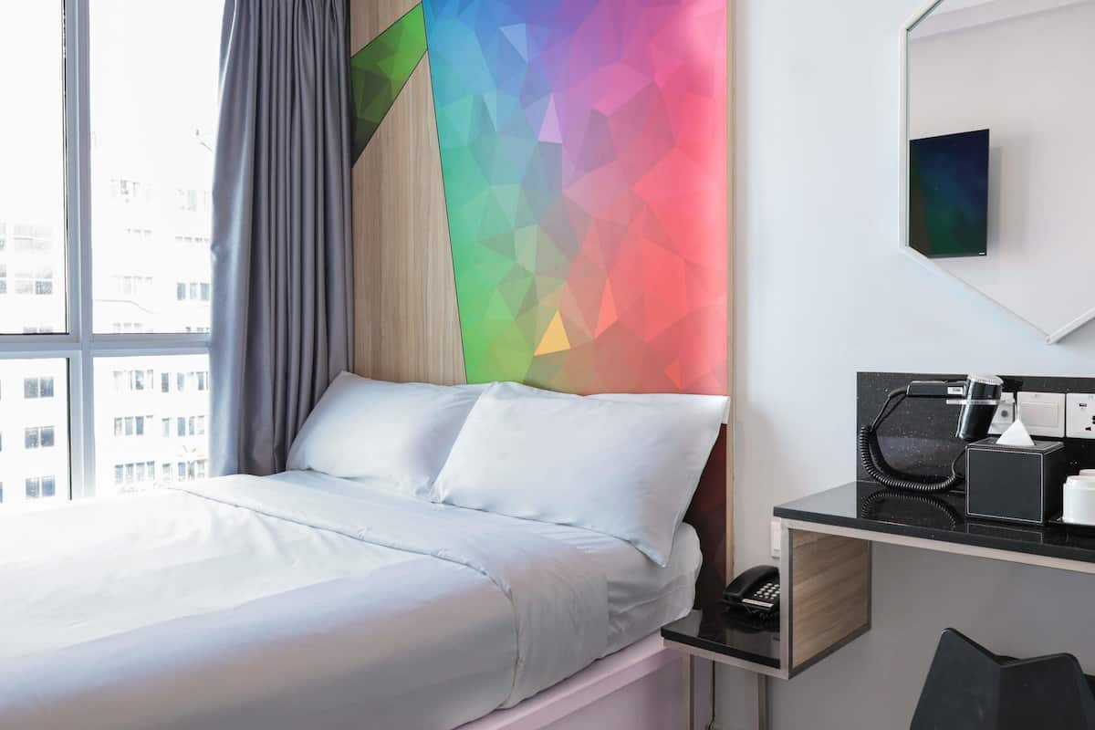 Habitación doble superior, 1 cama matrimonial | Escritorio, tabla de planchar con plancha, wifi gratis y ropa de cama
