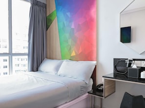 Habitación doble superior, 1 cama matrimonial | Escritorio, tabla de planchar con plancha, wifi gratis y ropa de cama