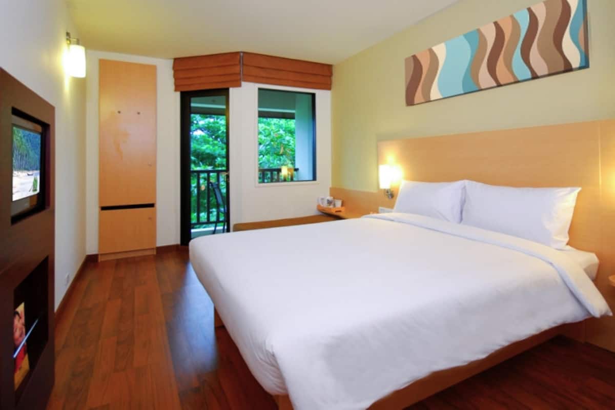 Standard Double Room, 1 Double Bed | In-room safe, desk, laptop workspace, free cribs/infant beds