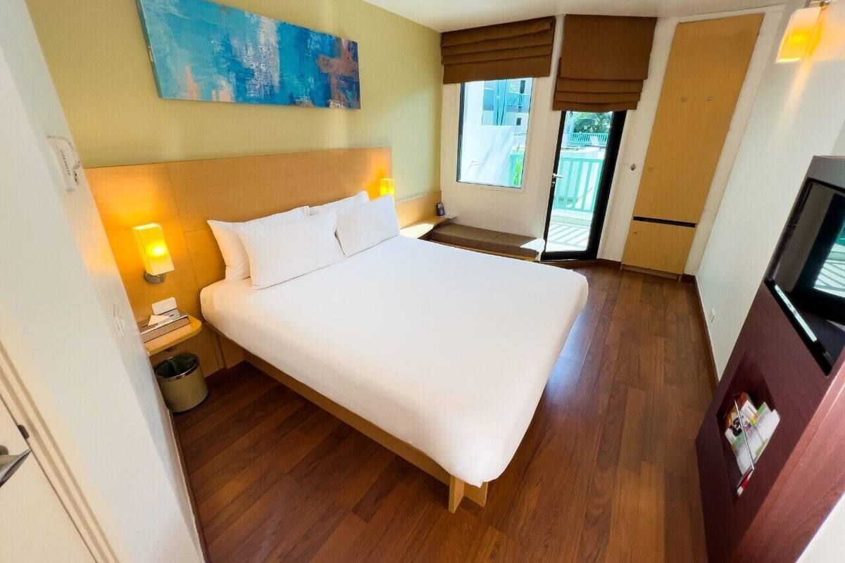 Standard Double Room, 1 Double Bed | In-room safe, desk, laptop workspace, cribs (free)