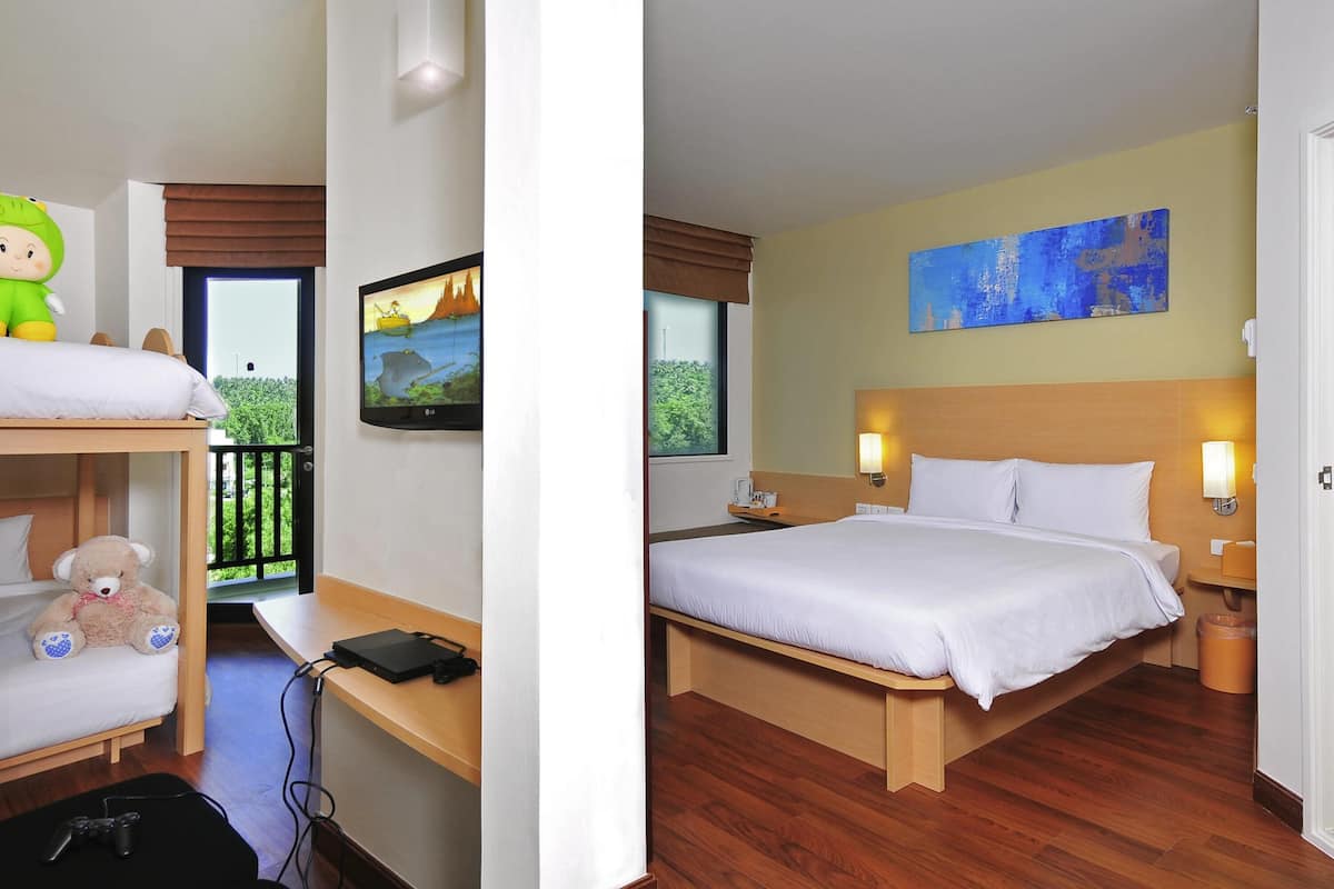 Family Double Room, Multiple Beds | In-room safe, desk, laptop workspace, free cribs/infant beds