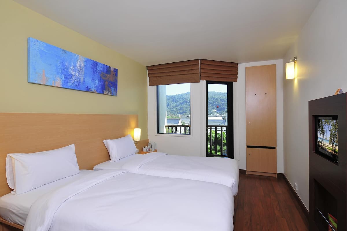 Standard Room, 2 Twin Beds | In-room safe, desk, laptop workspace, free cribs/infant beds
