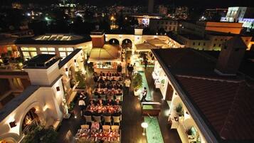 Bar (in der Unterkunft)