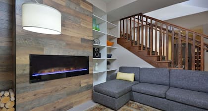 Country Inn & Suites by Radisson, Asheville West near Biltmore