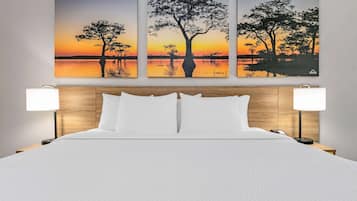 Standard Room, 1 King Bed | Desk, iron/ironing board, free cribs/infant beds, rollaway beds