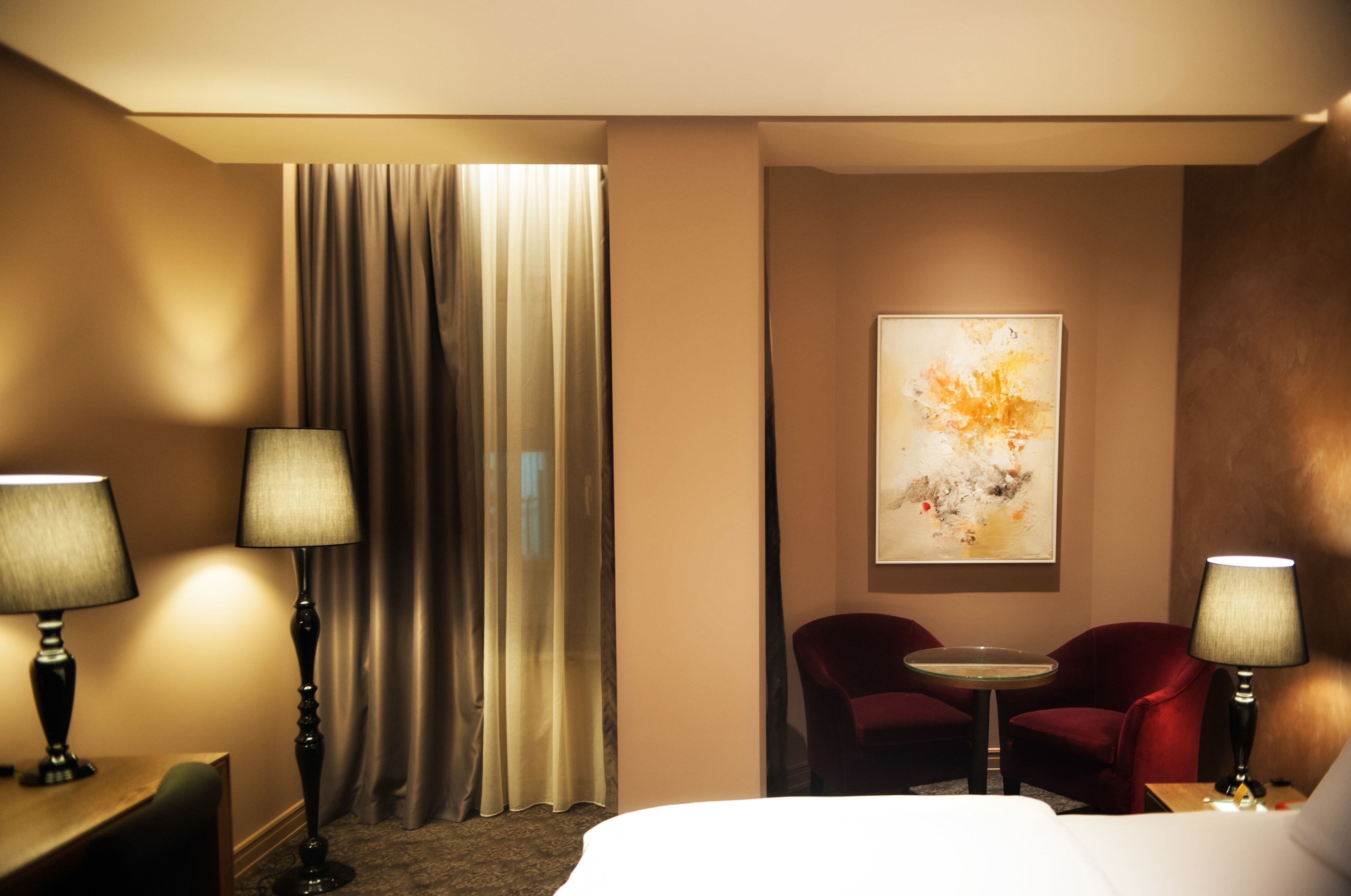 Minibar, safe på rommet, skrivebord og skrivebord for bærbar PC