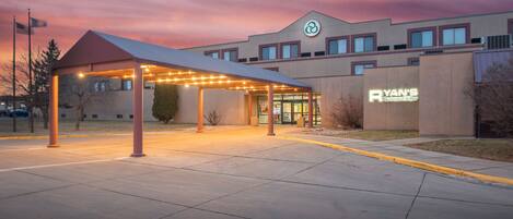 Façade de l’hébergement - soirée/nuit