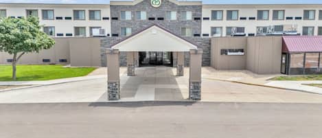 Façade de l’hébergement – soirée/nuit