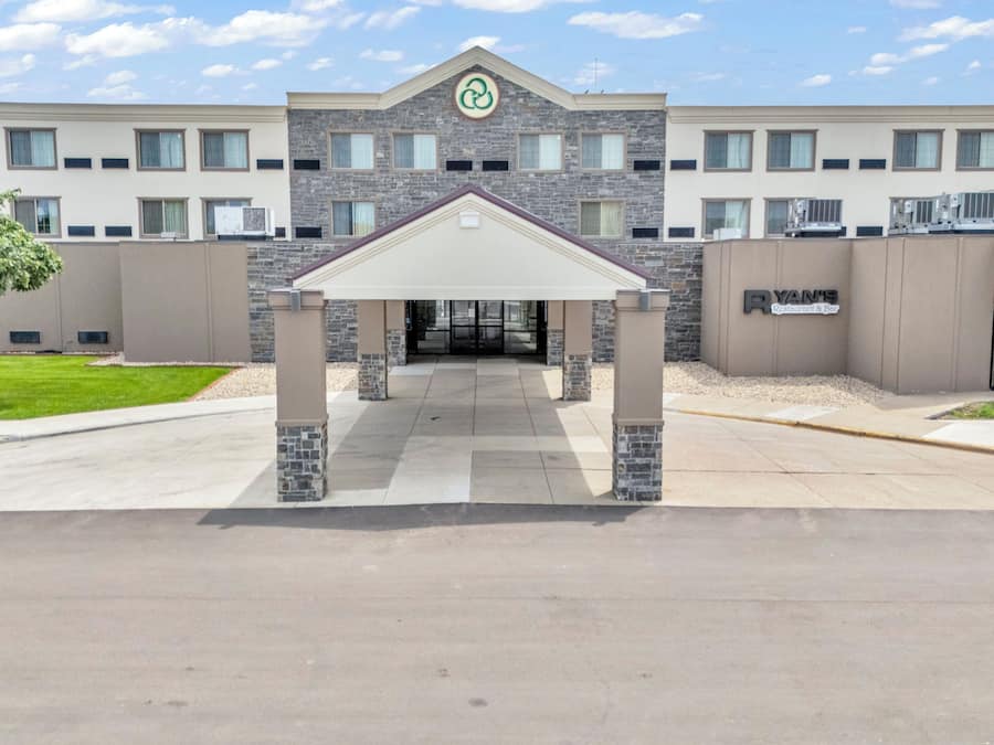 Façade de lâhĂ©bergement - soirĂ©e/nuit