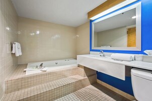 Suite | Desk, iron/ironing board, free cribs/infant beds, free rollaway beds