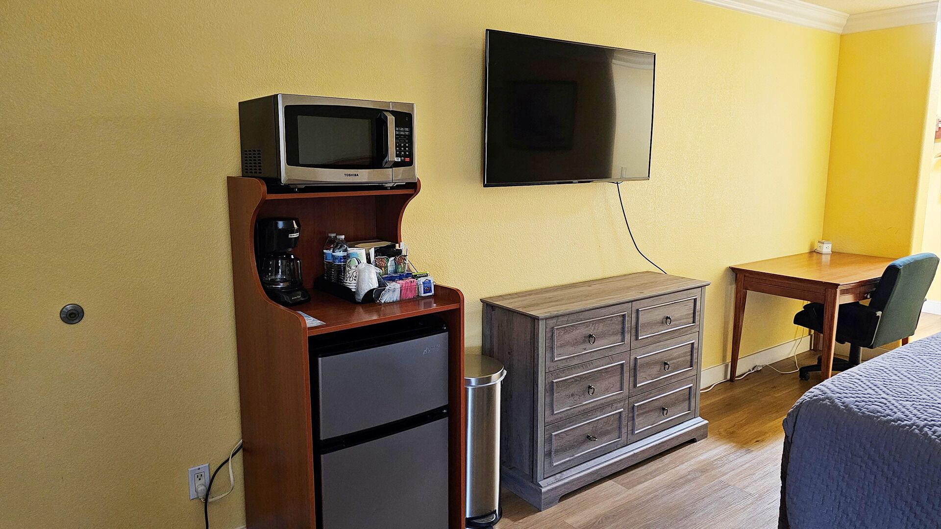 Standard Room, 1 King Bed, Non Smoking | View from room