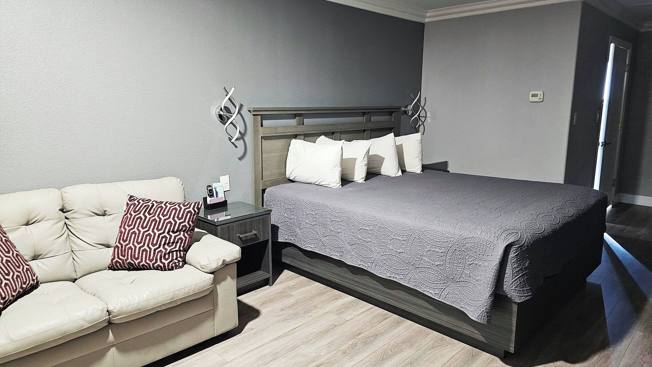 Deluxe Room, 1 King Bed, Non Smoking, Refrigerator & Microwave | Premium bedding, pillowtop beds, blackout drapes, iron/ironing board