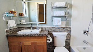 وحدات دش مع أحواض استحمام، وحدات دش مزودة بخاصية التدليك بالمياه