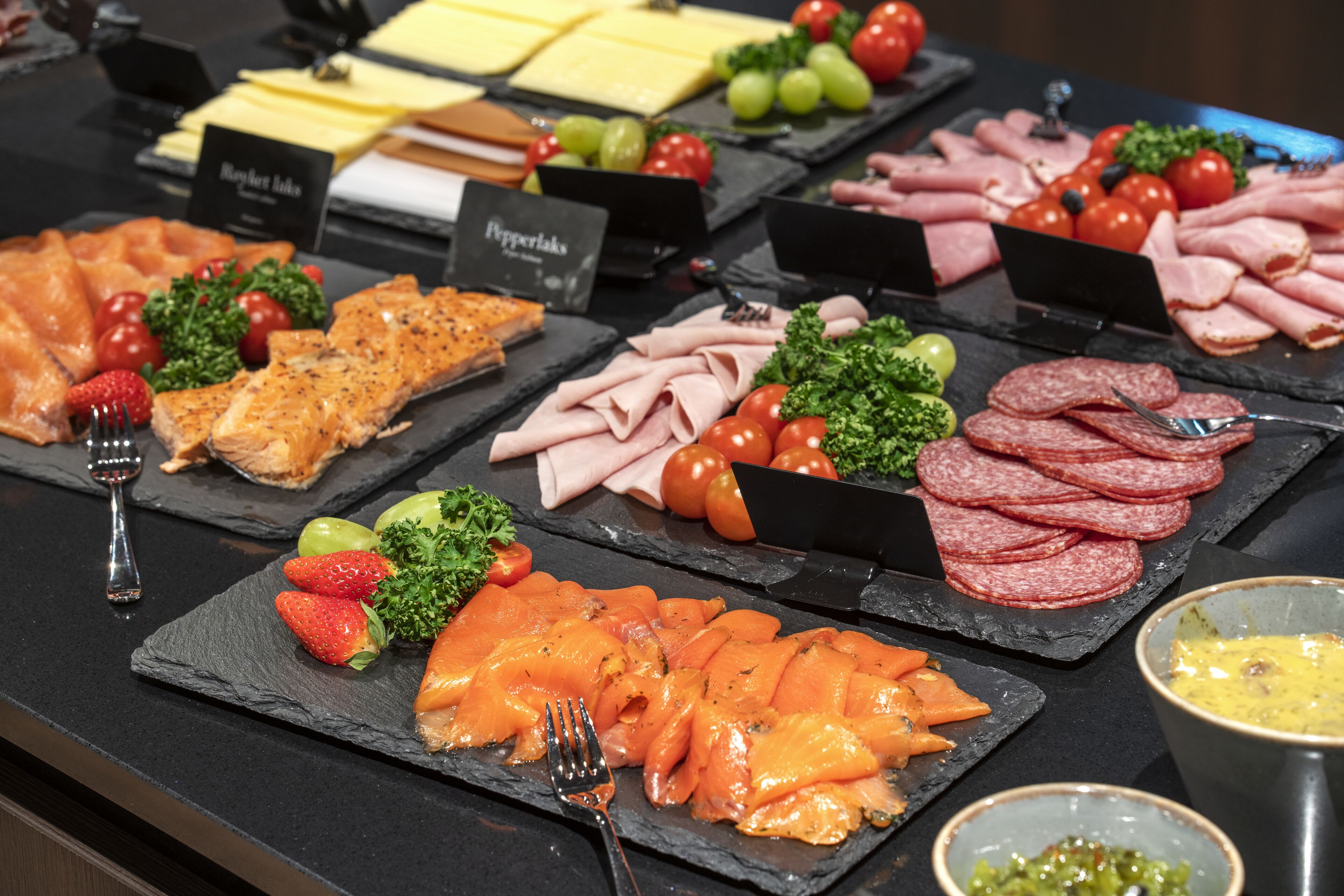 free daily full breakfast