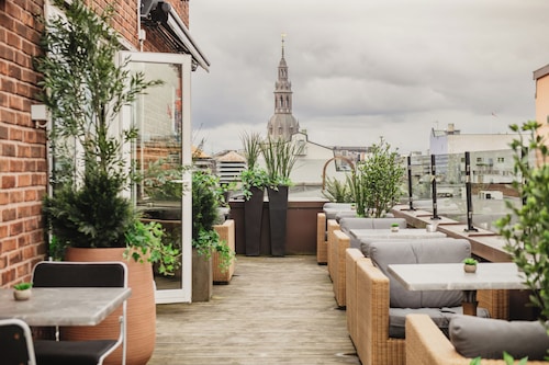 Home Hotel Folketeateret
