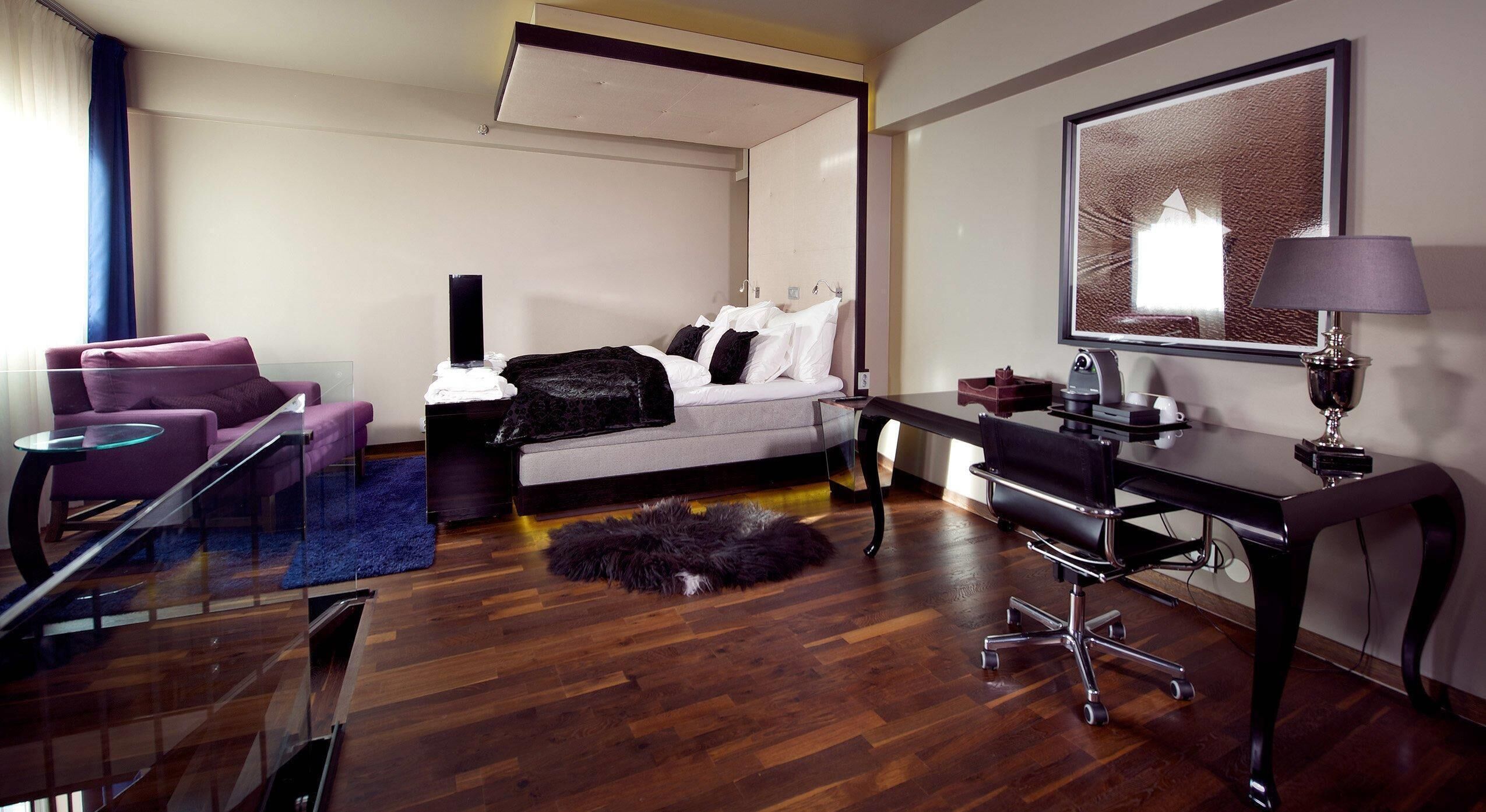 Exclusive Suite, 1 Bedroom | Hypo-allergenic bedding, free WiFi, bed sheets