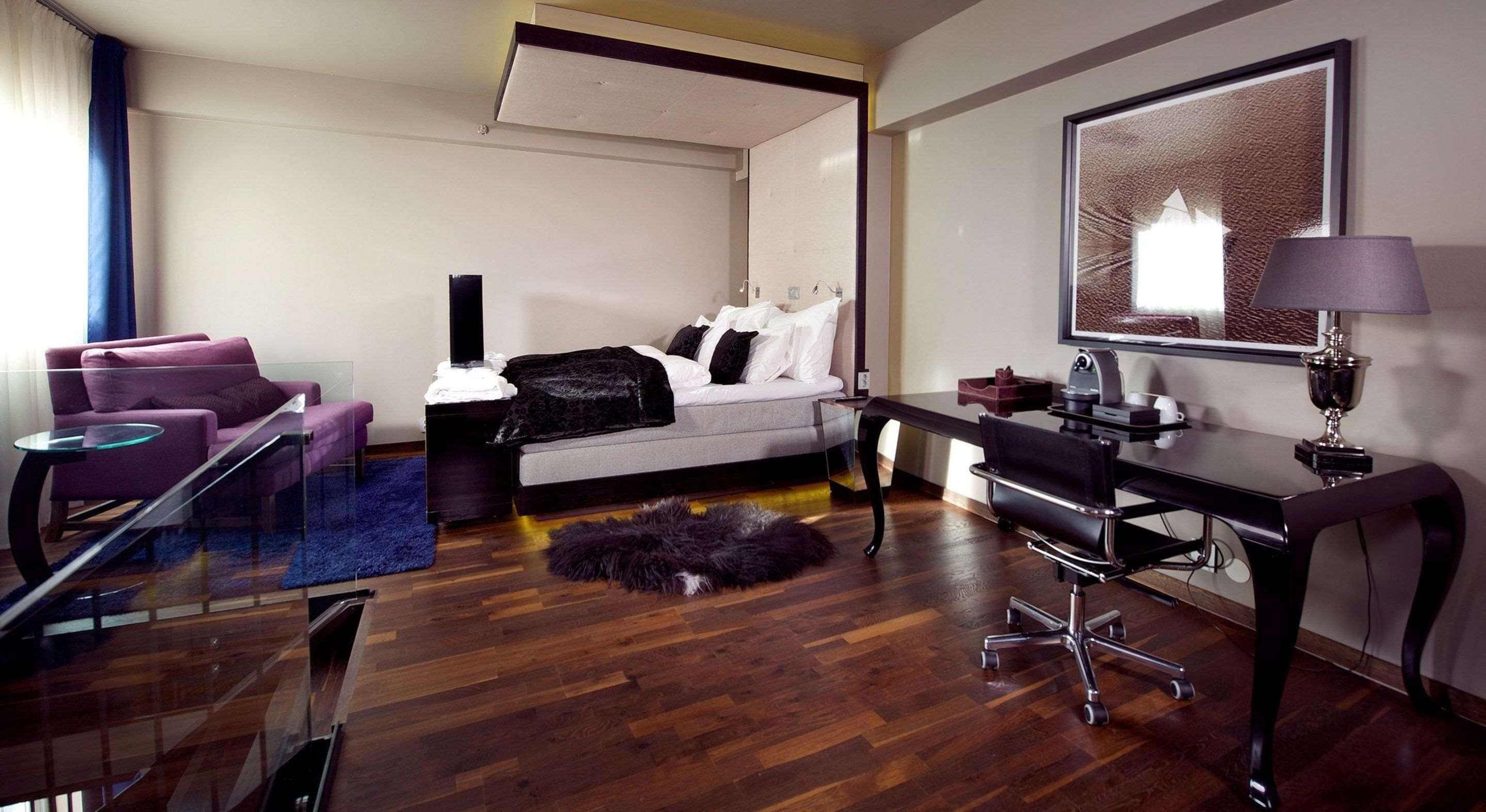 1 bedroom, hypo-allergenic bedding, laptop workspace, free wifi