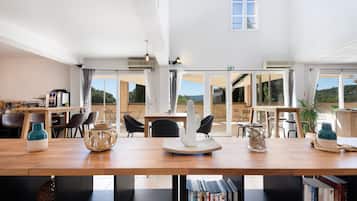 Daily buffet breakfast (EUR 12.9 per person)