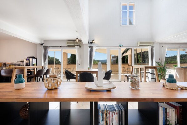 Daily buffet breakfast (EUR 12.9 per person)