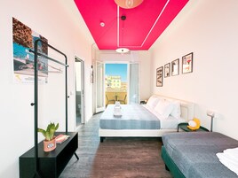 Down duvets, desk, free WiFi, bed sheets