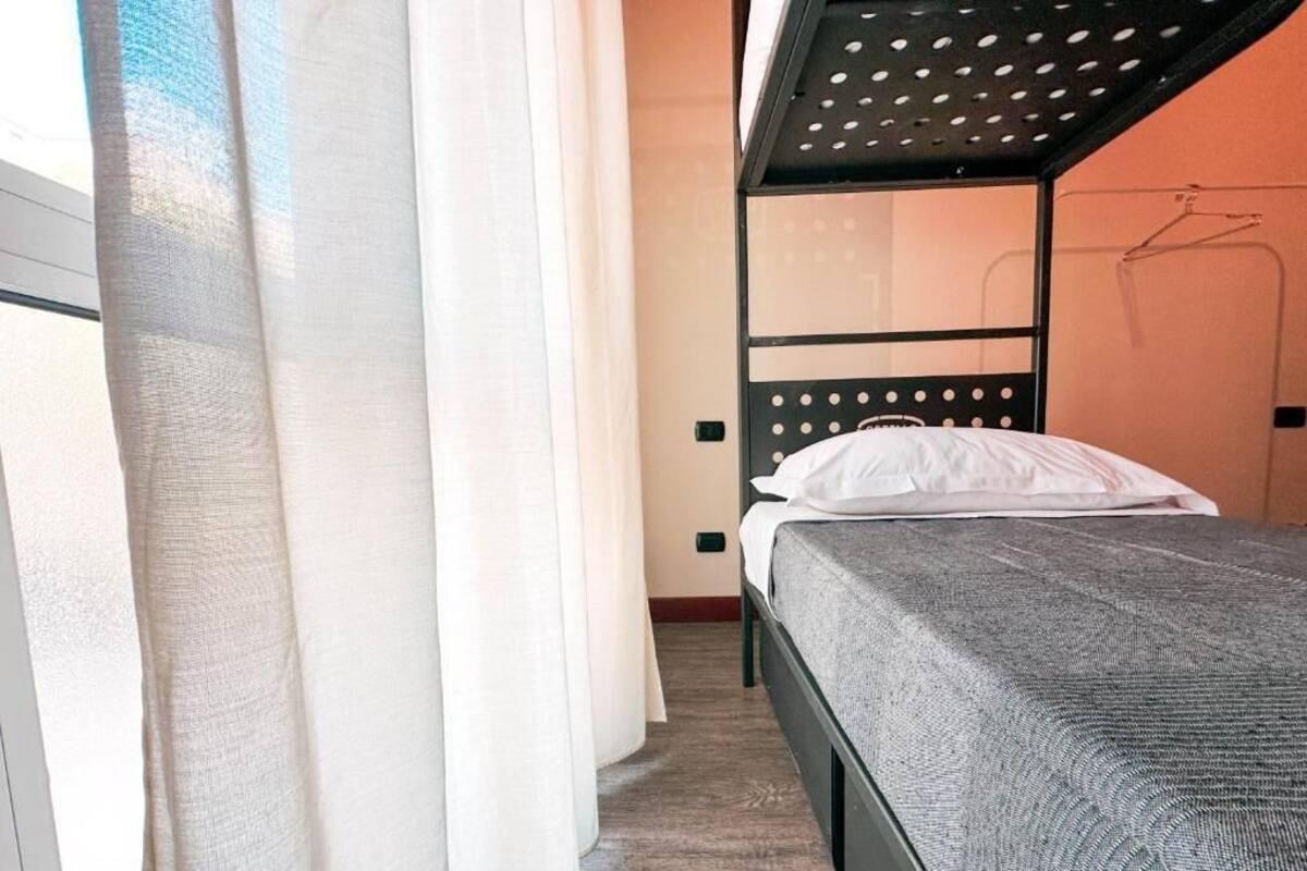 Down duvets, desk, free WiFi, bed sheets
