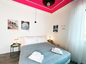 Superior Double or Twin Room | Down duvets, desk, free WiFi, bed sheets - Ostello Bello Bologna (Bologna)