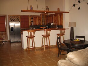 Villa de lujo, 2 habitaciones, 2 baños, junto a la playa | 2 habitaciones, ropa de cama de alta calidad y camas con pillow-top