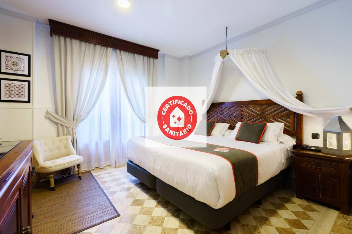 Superior Double Room | Frette Italian sheets, minibar, soundproofing, WiFi (free)