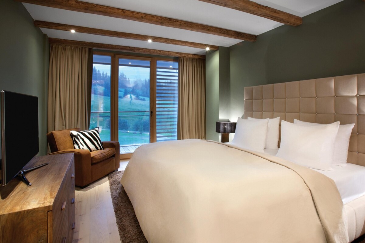 Ropa de cama hipoalergénica y minibar 