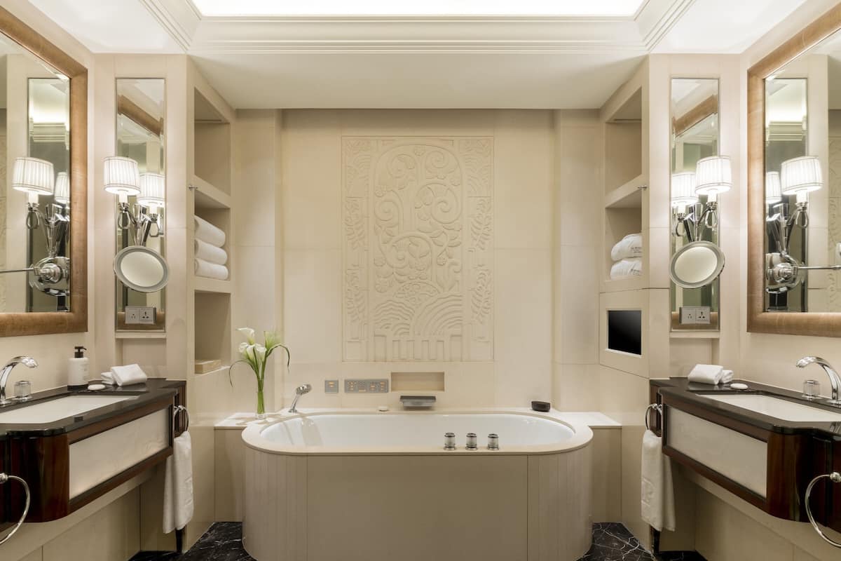 combined shower/bathtub, free toiletries, hair dryer, bathrobes