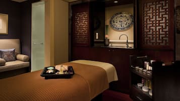 Body treatments, body scrubs, facials, 9 treatment rooms