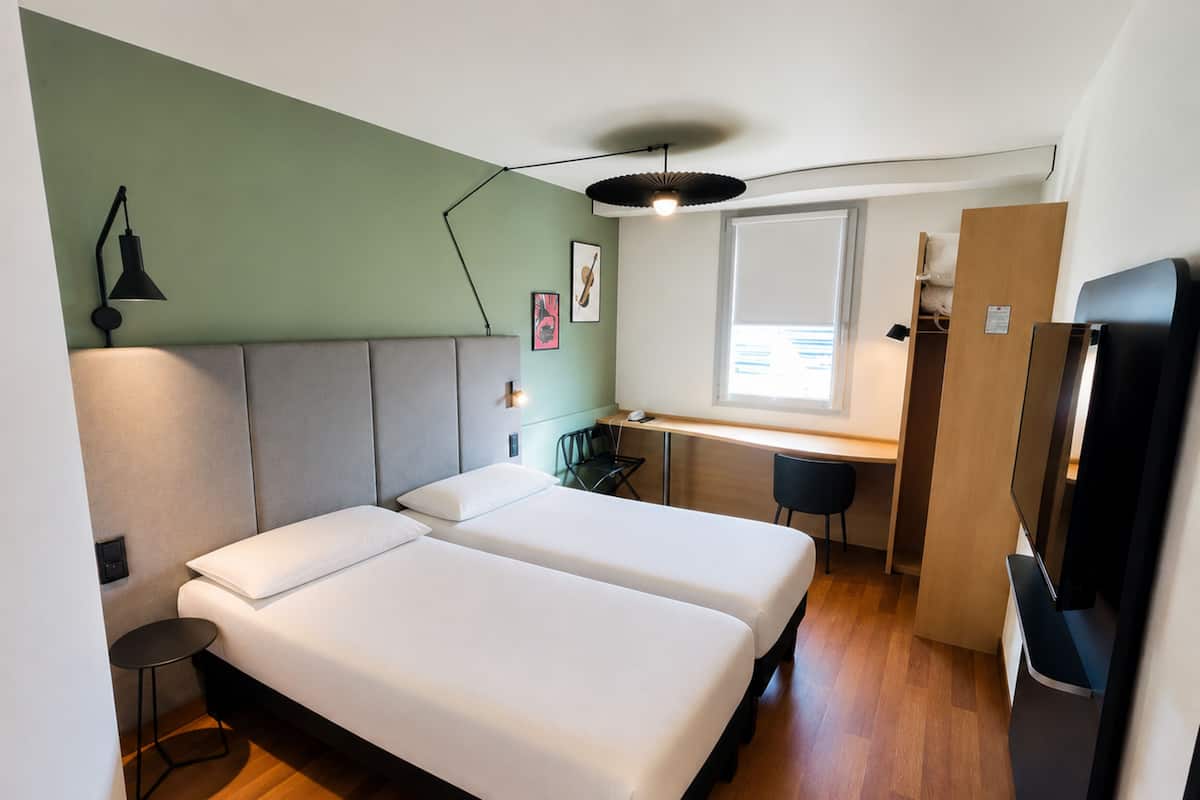 Standard Room, 2 Twin Beds | In-room safe, desk, soundproofing, free WiFi
