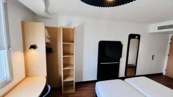 Coffres-forts dans les chambres, bureau, chambres insonorisées