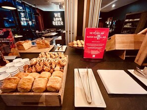 Daily continental breakfast for a fee - ibis Beauvais Aeroport (Beauvais)
