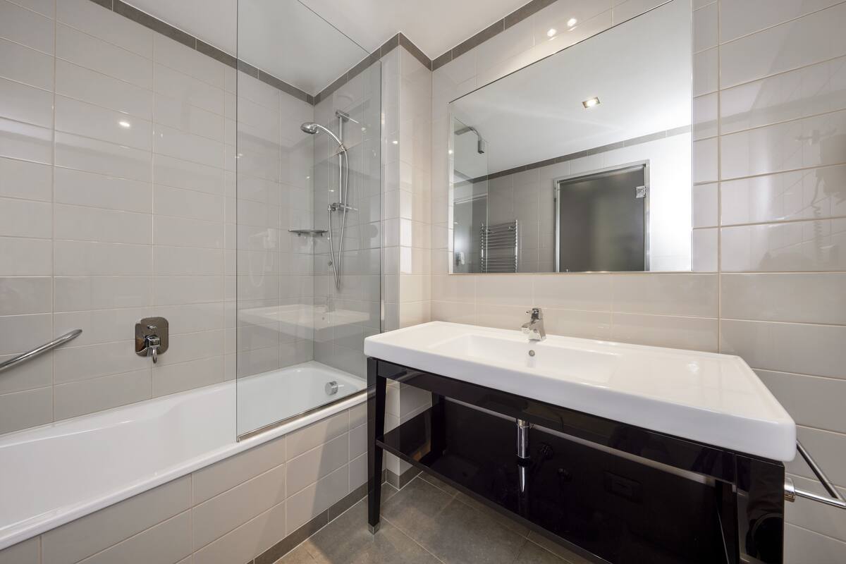 shower, free toiletries, hair dryer, bathrobes