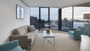 Executive Two Bedroom Apartment - Premium View | Living area