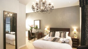 (Room 2) King Double | Egyptian cotton sheets, premium bedding, desk, blackout curtains - Urban Beach Hotel (Bournemouth)